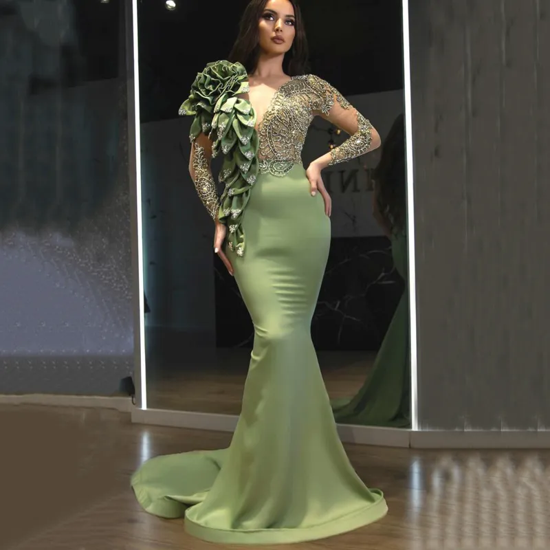 Chic Green Mermaid Prom Klänningar Långärmade Ruffles Flower Aftonklänning Skräddarsydda Lace Appliques Glitter Sweep Train Party Gown