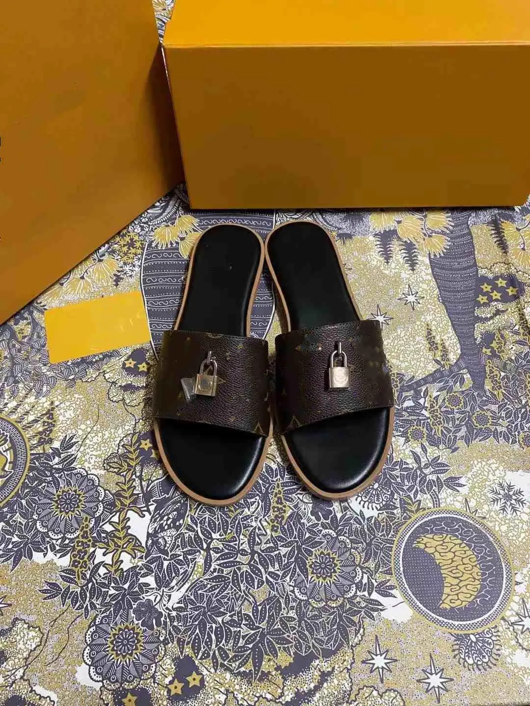 2021 nuovi sandali classici da donna, pantofole casual alla moda firmate, sandali estivi da donna con confezione