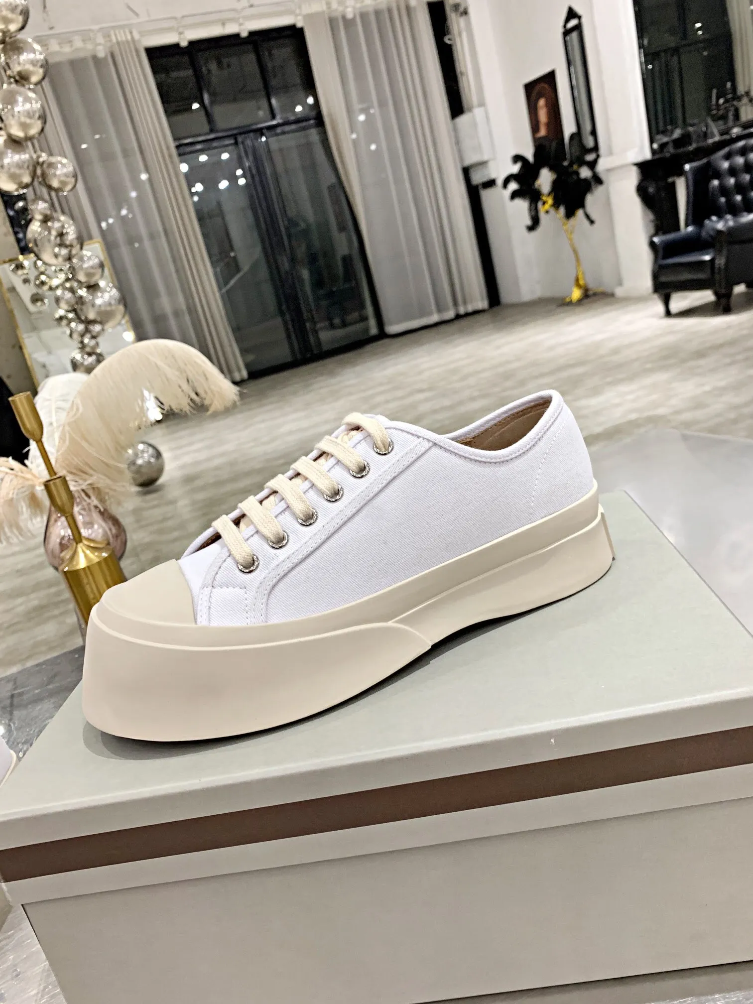 正規品2年保証 イタリアデザイナーレディースカジュアルシューズレザースニーカーファッション女性靴の女性の高級スニーカー梨花のスパニーカー 新製品在庫有り Www Tavulin Com