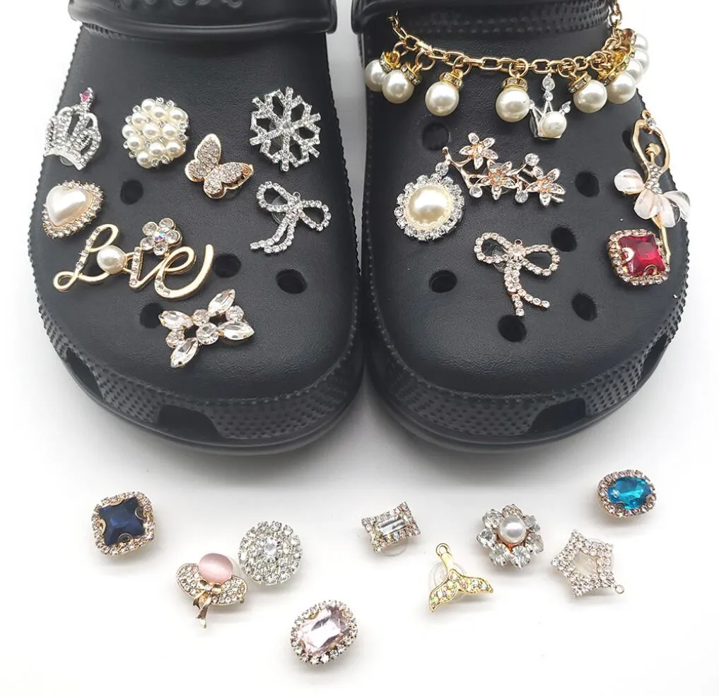 Shoe Charms smycken tillbehör passar CLOG Sandaler Decoration Fashion Crystal Diamond Pearl Charms For Kids Girls Women Mack-up Party Gynnar födelsedagspresenter