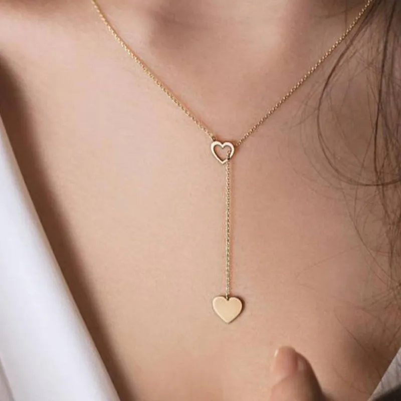 Colgante de corazón de amor hueco, collar de Color dorado y plateado, cadena de clavícula brillante Simple a la moda, colgantes Retro para mujer, joyería