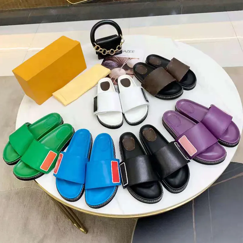 Luxury Brand-Name Skor Mode Klassiska Sandaler Tofflor Vår och Summer Läder Ladies Beach Cool Flat Heel 35-42 Vattenbord 4cm Avancerad anpassning