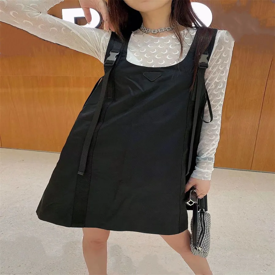 Suspender Dress kjol triangel ålder reducerar a-line kjolband justerbara overaller ärmlös lös 2737