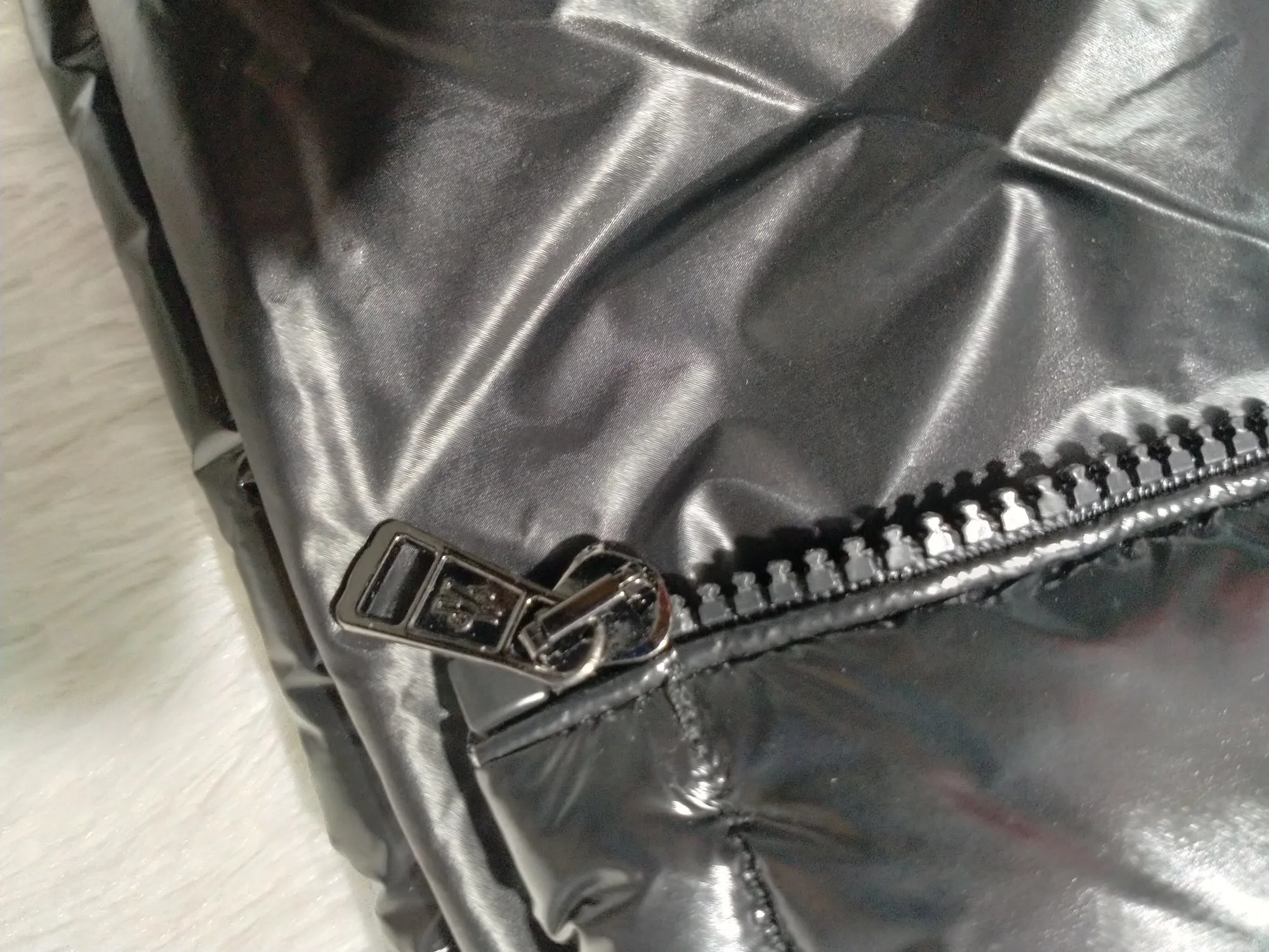 直営公式 冬の赤ちゃんの最初の選択子供のファッションブランドダウンコートジャケットフード付き暖かいパーカーフランスのデザイナー男の子と女の子の子供たちの ジャケット 半額セールサイト Vtech Computer Com