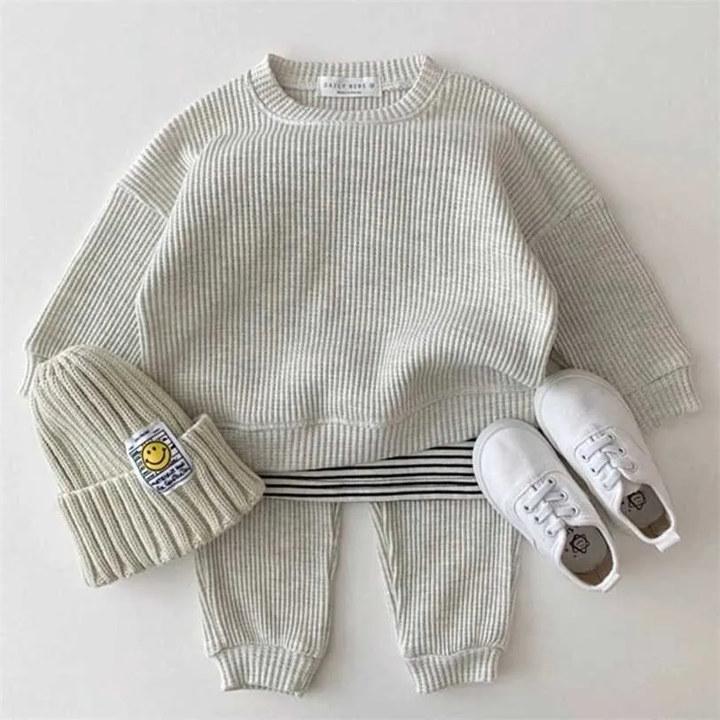 2 PCS Toddler Baby Girl Boy Clothes Set solidi per s Abbigliamento manica lunga Bambino Abiti casual 211224