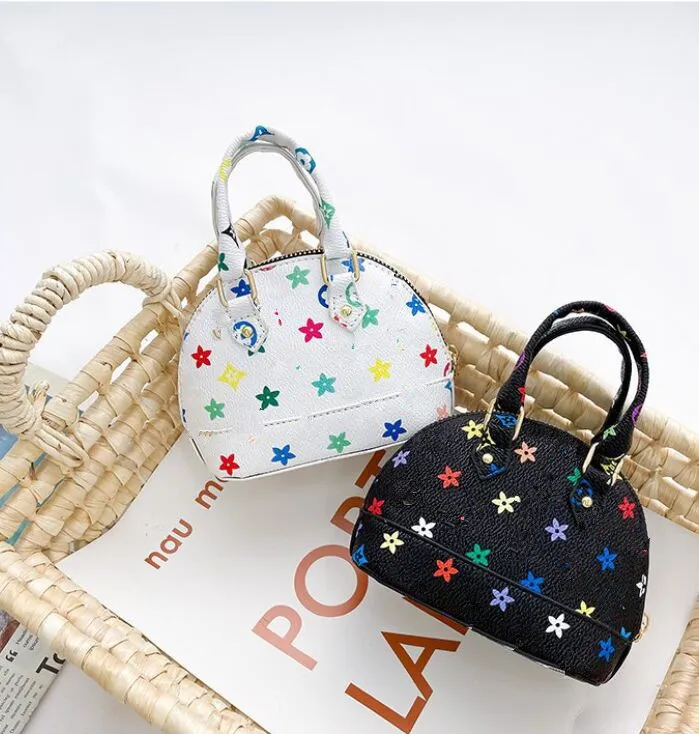 Kids Handbags Korean Fashion Little Girls Princess Purses Gifts Toddler Baby Mini Messenger Bags Classic Printing Children PU Leather Shell Shoulder Bag