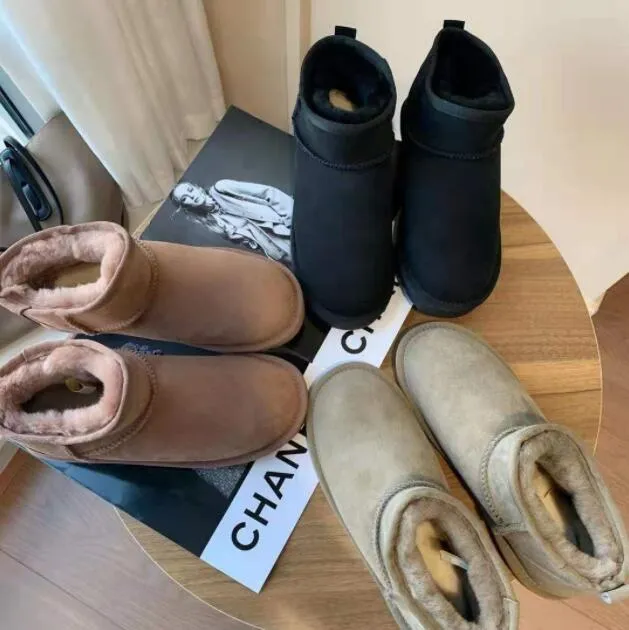 2022 Hot sell AUS women Ankle short snow boots keep warm boot Sheepskin Cowskin Genuine Leather Plush boots with dustbag card