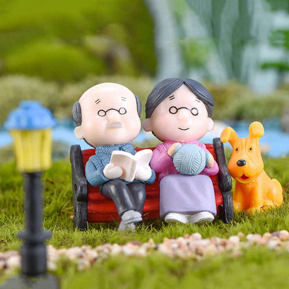 Mini Couple Figures Grandma Grandpa Sweety Lovers Couple Ornament For Fairy Garden Figurines Miniature Home Decoration Y0910
