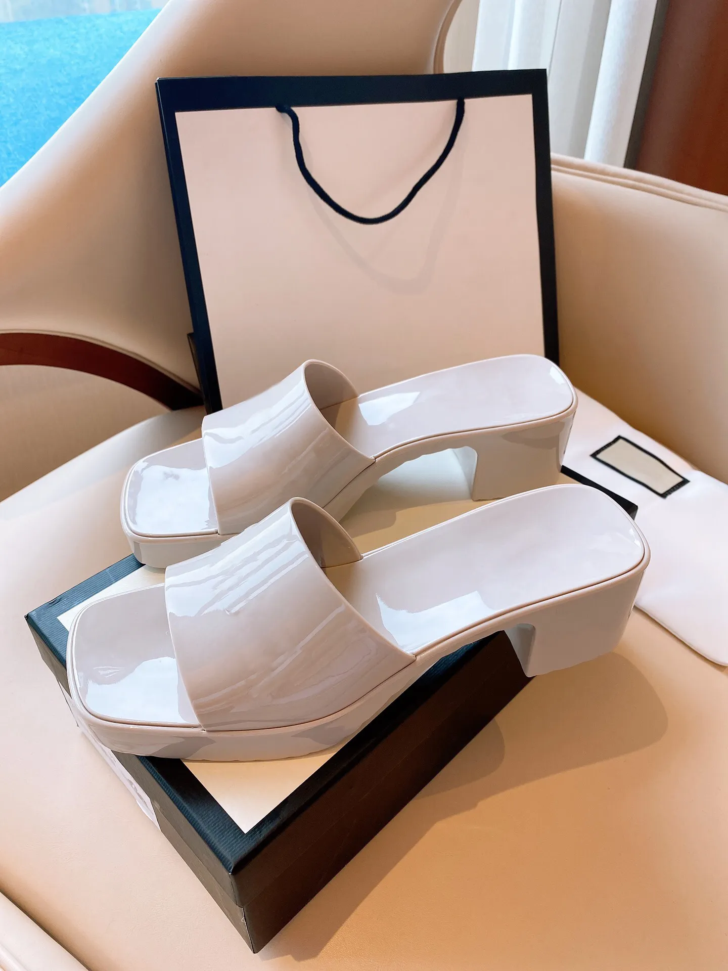 Sandały dla kobiet designerskich na wysokich obcasach kapcie damskie gumowe slajd platform