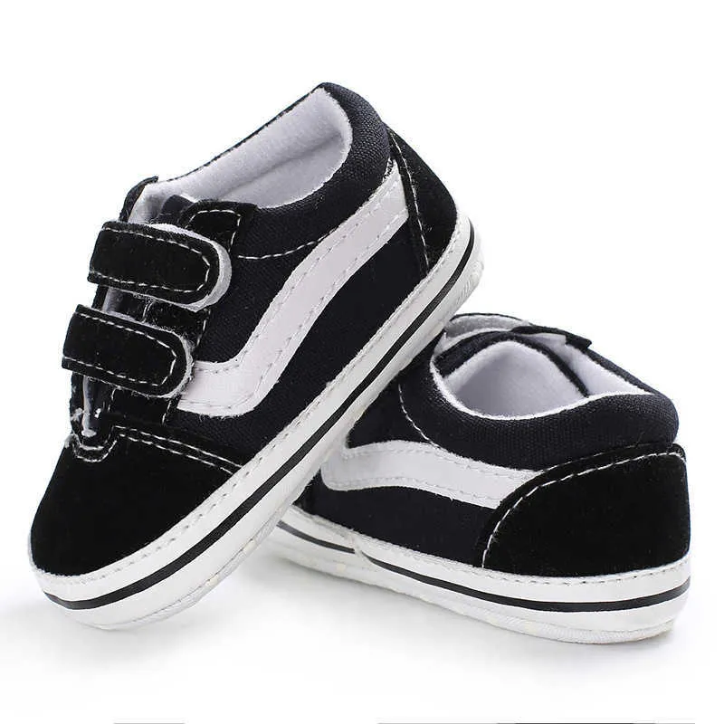 Första vandrare Baby Crib Shoes Newborn Girl Boy Shoe Anti Slip Canvas Sneaker Trainers Prewalker Black White 0-18m