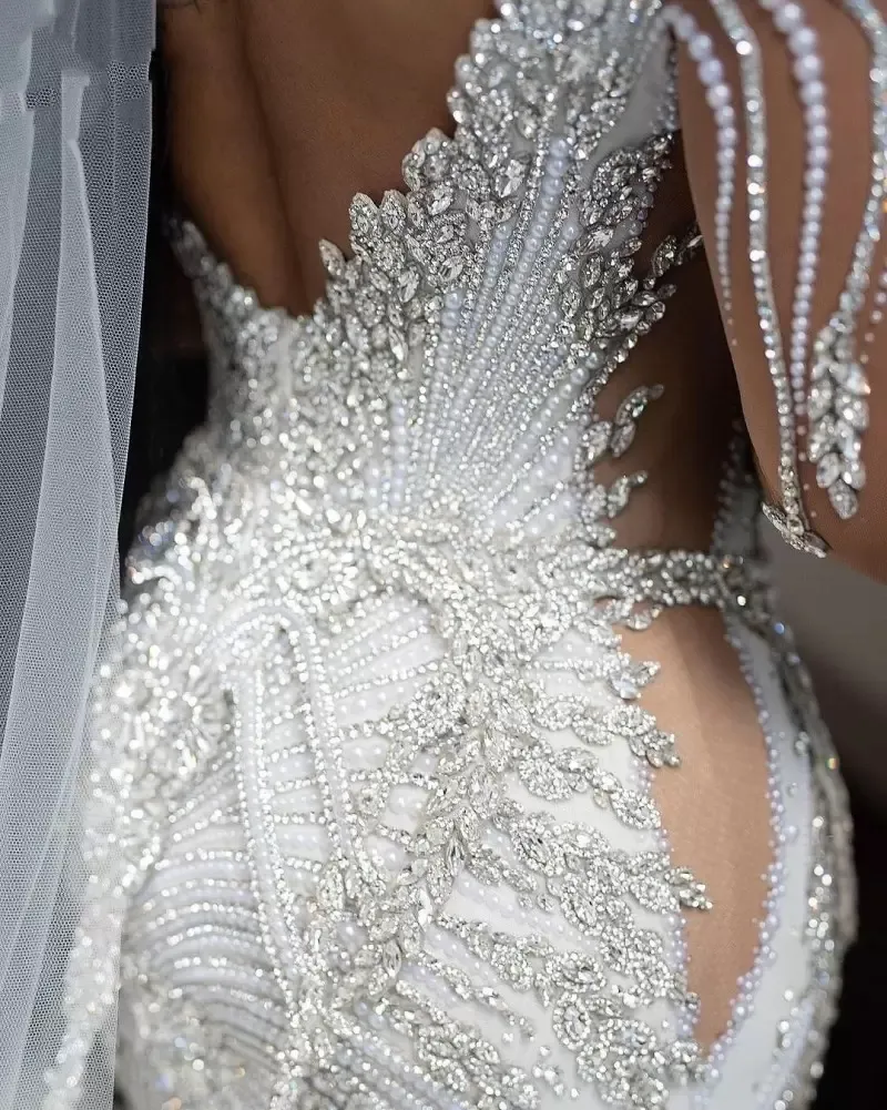 Luxueux cristal perles sirène robes de mariée robes de mariée manches longues col en V volants à plusieurs niveaux chapelle train arabe Dubaï robe de250N