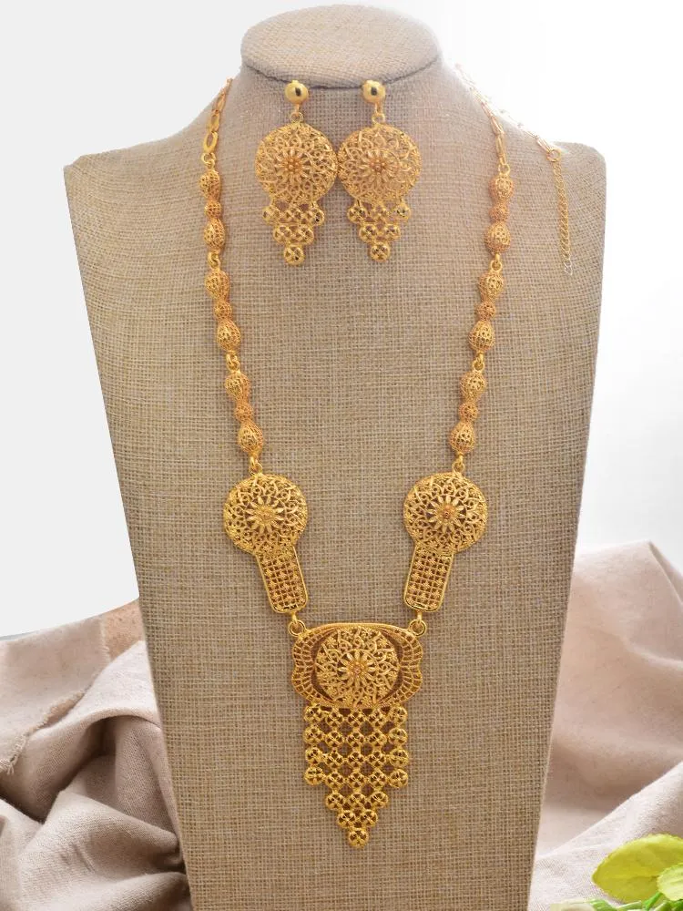 Pendientes Collar 24k Dubai Color de oro Conjuntos de Joyas para Mujeres Luxury Bridal Africano Boda Adorno Esposa Regalos Anillos