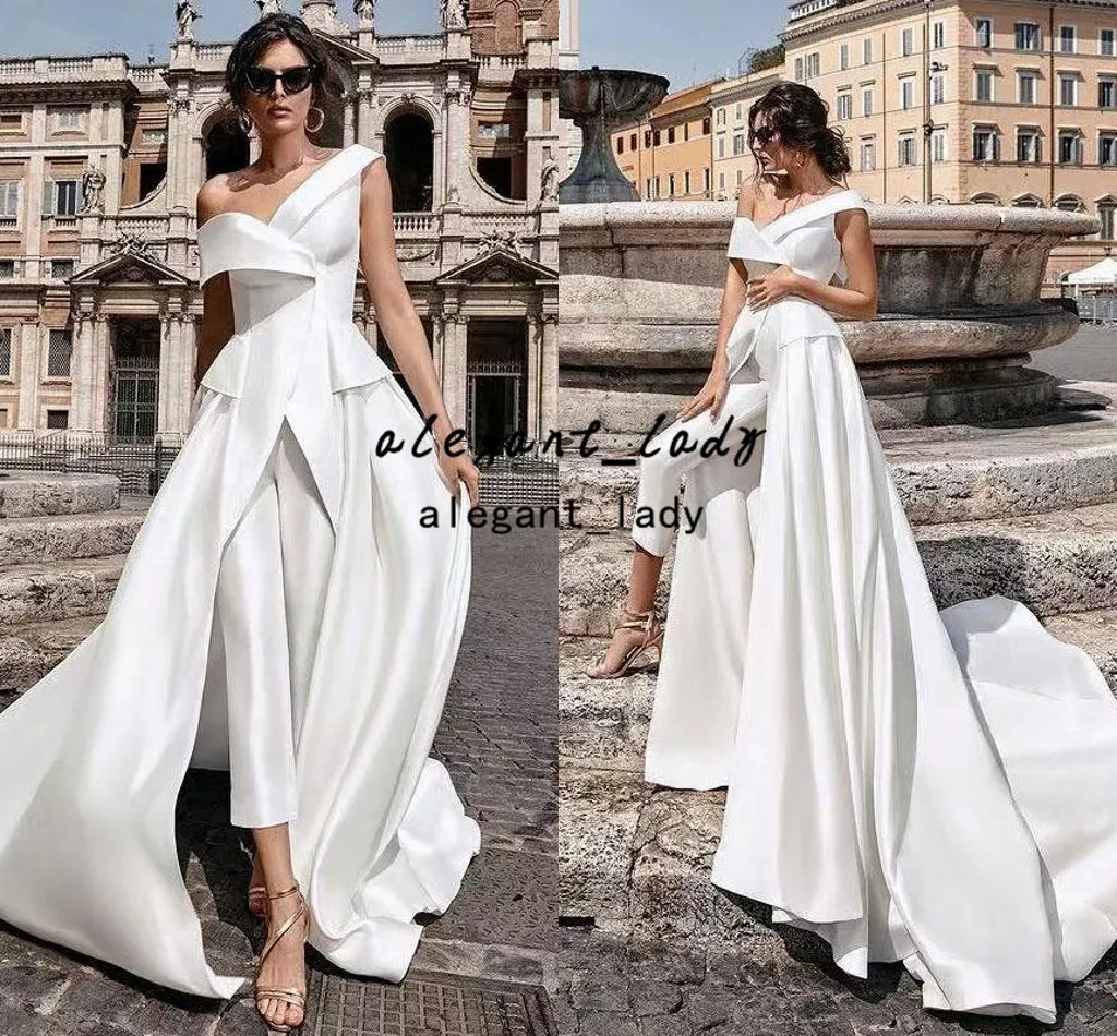 Off Shoulder Outdoor Wedding Dress Jumpsuit with Train 2022 Matte Stain Modern Outfit Beach Country Bridal Pant Suit Robes
