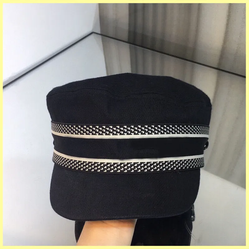 2021 Bereliler Moda Şapka Kova Kadın Şapka Tasarımcılar Kapaklar Şapka Erkekler Harfler D Tasarımcı Zincir Kap Erkek Bere Bonnet Beanie Mütze 21071305R