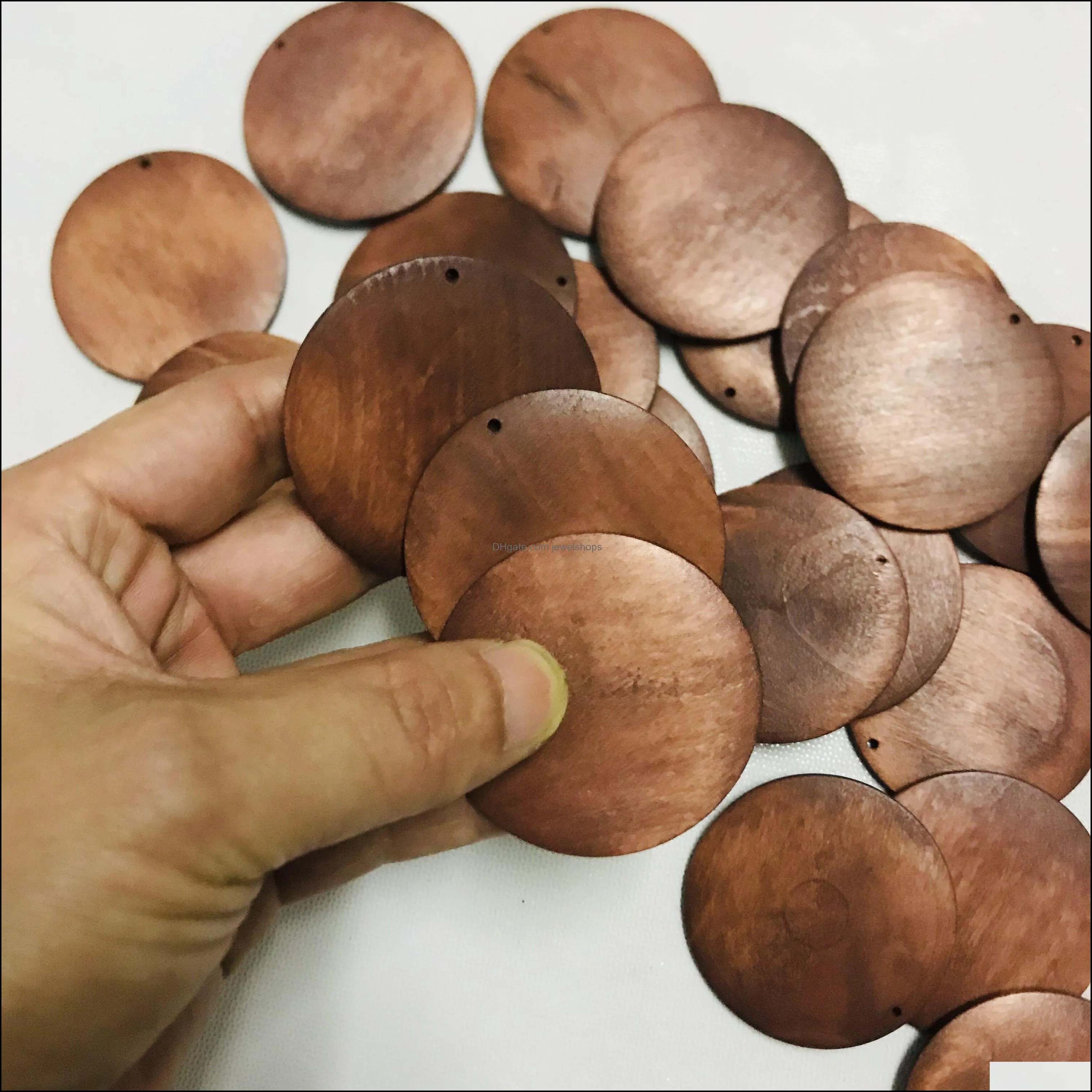 2021 Spot wholesale 5CM round wood pieces, blues key chain chipsewood pieces bead DIY decoration with brown accessori