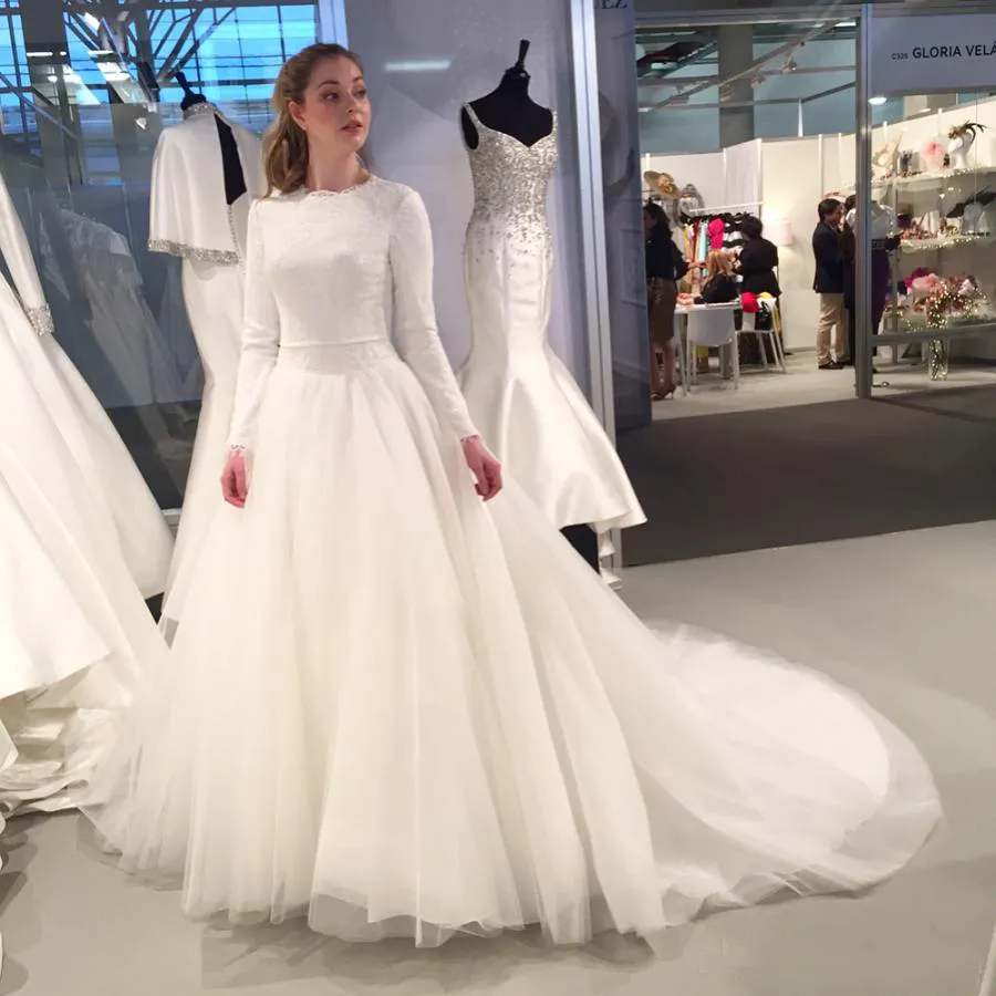 Abiti da sposa decenti bianchi a maniche lunghe con collo gioiello in vendita Applicazioni in pizzo invernali con strascico musulmano 328 328