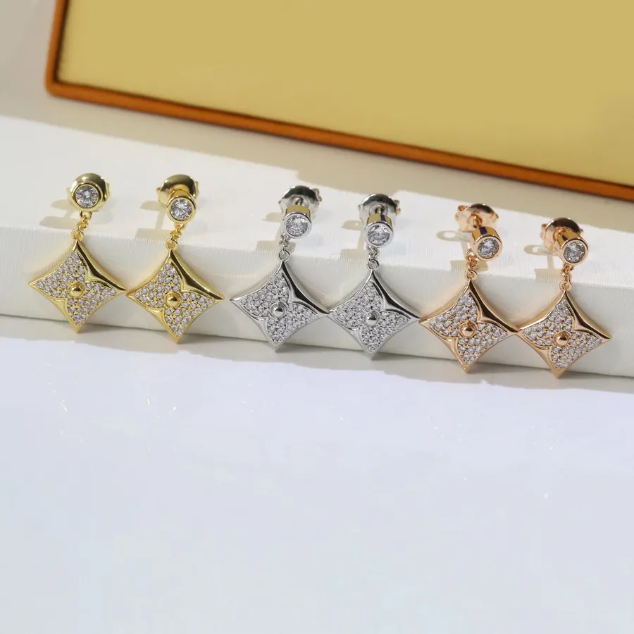 유럽 ​​아메리카 패션 스타일 귀걸이 아가씨 여성 금 / 실버 / 로즈 컬러 금속 새겨진 v 이니셜 설정 다이아몬드 마름모 매그어링 귀걸이