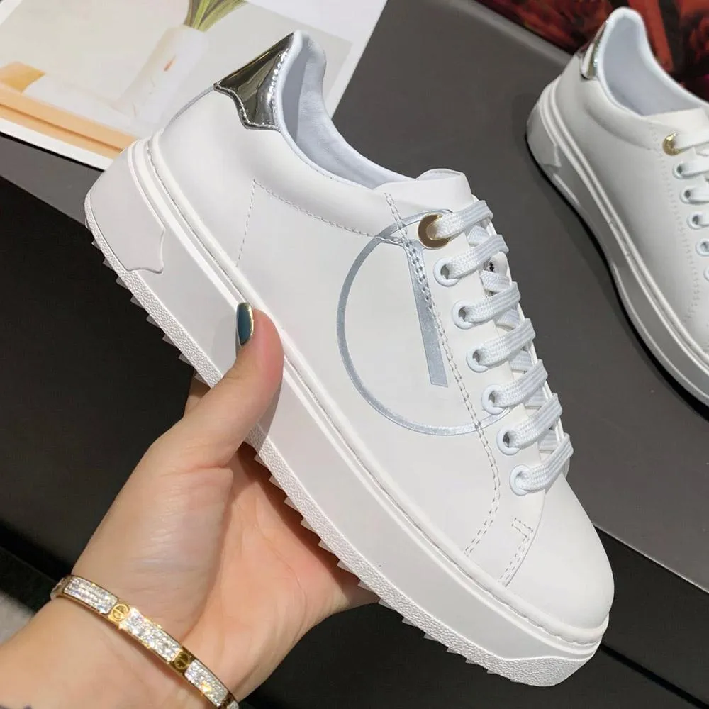 2021Luxury design white women`s casual shoes colorful soles letter printing flat sneakers classic outdoor ladies sneakers