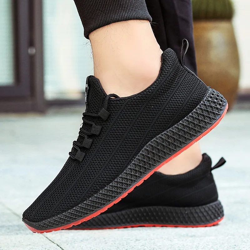 High Quality 2021 Sports Men Women Running Shoes Triple Black Red Outdoor Breathable Runners Sneakers SIZE 39 44 WY06 20261