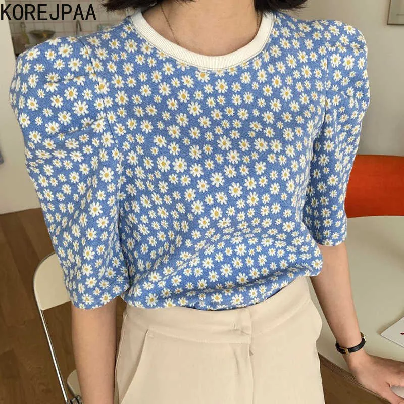 Korejpaa T-shirt da donna estiva coreana chic riduce l'età allentata a schermo intero piccola margherita pullover lavorato a maglia con maniche a sbuffo a cinque punti 210526