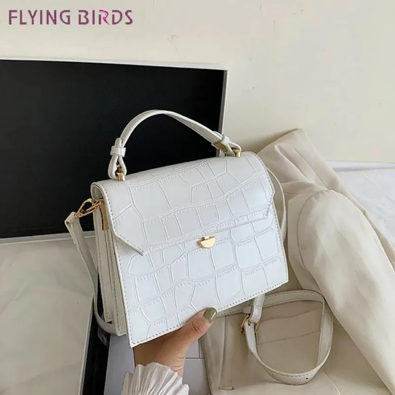 Axelväskor Flying Bird Patent White Crossbody for Women 2021 Small Handväska Väska PU Läderhand Ladies Designer Kväll