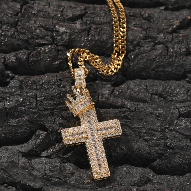 Män Hip Hop Style Cubic Zirconia Micro Pave Cross och Crown Pendant Halsband