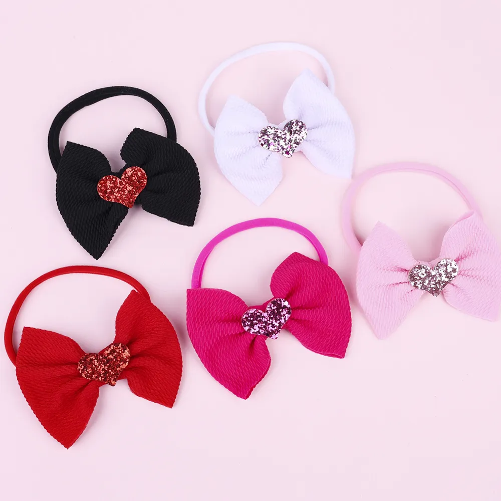 Bebek Kız Naylon Bantlar Kalp Yay Hairband Katı Renk Çocuk Toddler Sevgililer Günü Elastik Pullu Ilmek Bandı WKHA33