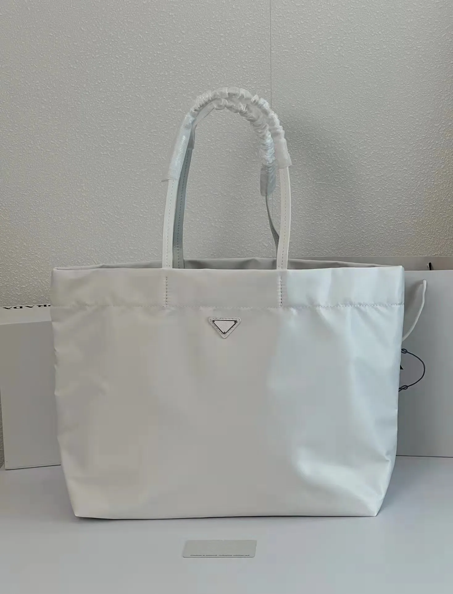 2022 Ladies Large Brand Bag Shopping Bag High Quality Fashion Recycled Nylon Tote Shoulder Luxury Designer Handbag