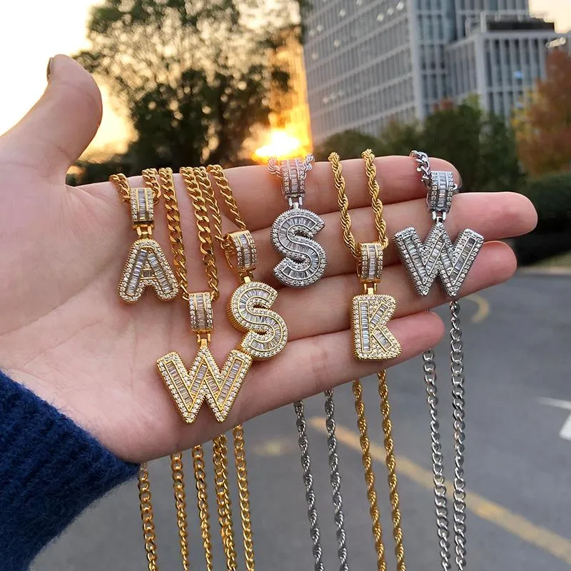 Collares con colgantes, collar con letras iniciales salvajes ostentosas para mujer, acero inoxidable 26 A-Z, cadena brillante, joyería de Hip Hop para hombres