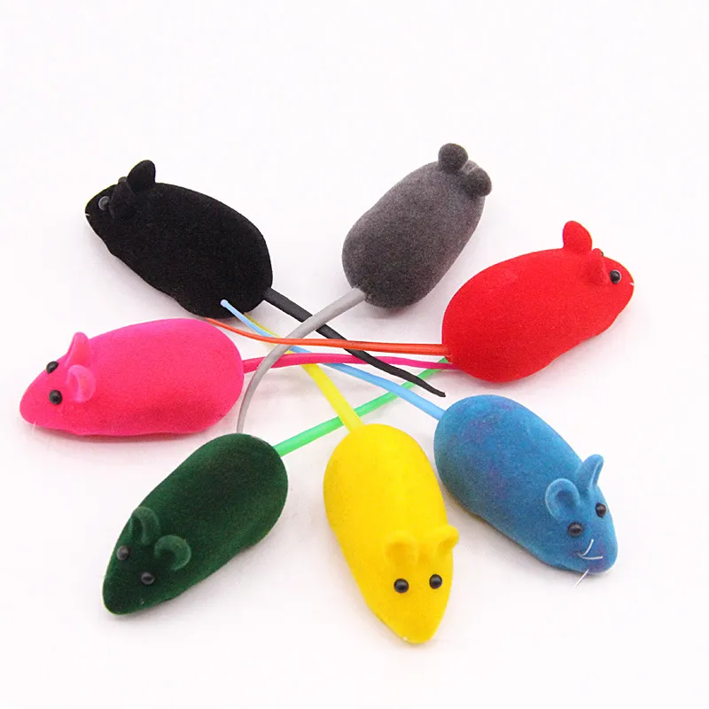 Topo colorato Giocattolo per gatti Topi di pelliccia realistici Topo Gatto Giocattoli Animali Squeak Squeaker Giocattoli di gomma Forniture per animali domestici