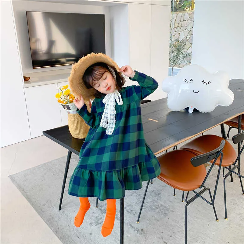 Barnkläder 2021 Ny Pastoral Style Girls Dress Spring Fashion Children's Kjol Grid Barnens Baby Long Kjol Q0716