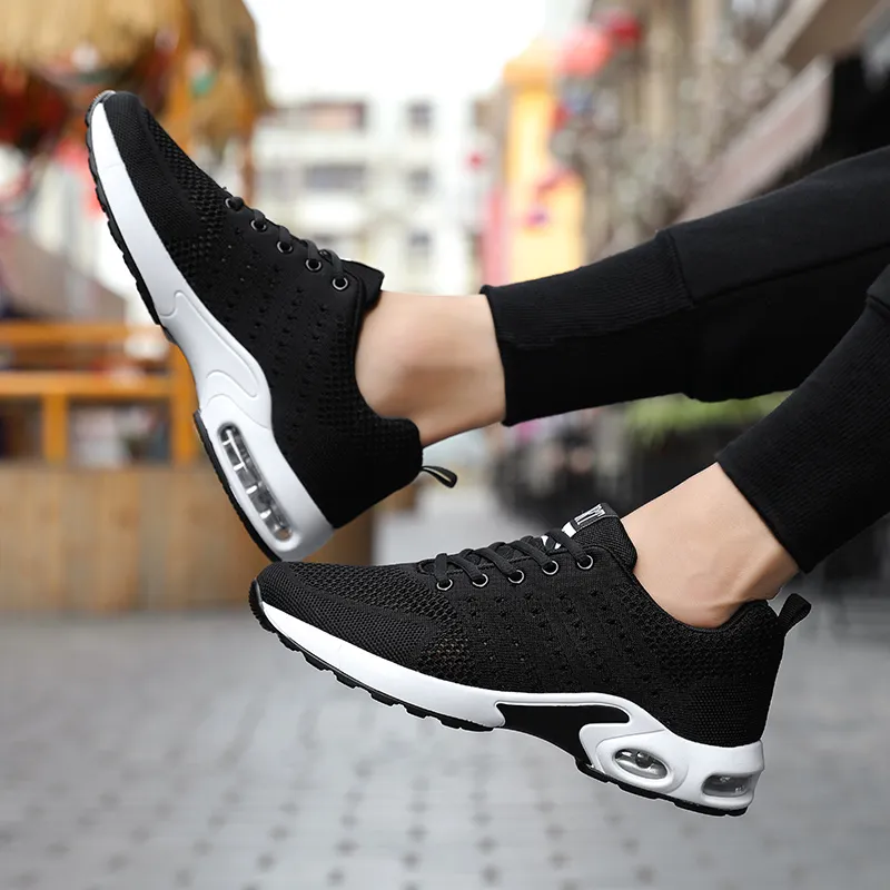 2021 Fashion Cushion Running Shoes Andas Mens Womens Designer Svart Navy Blå Grå Sneakers Tränare Sportstorlek 39-45 W-1713