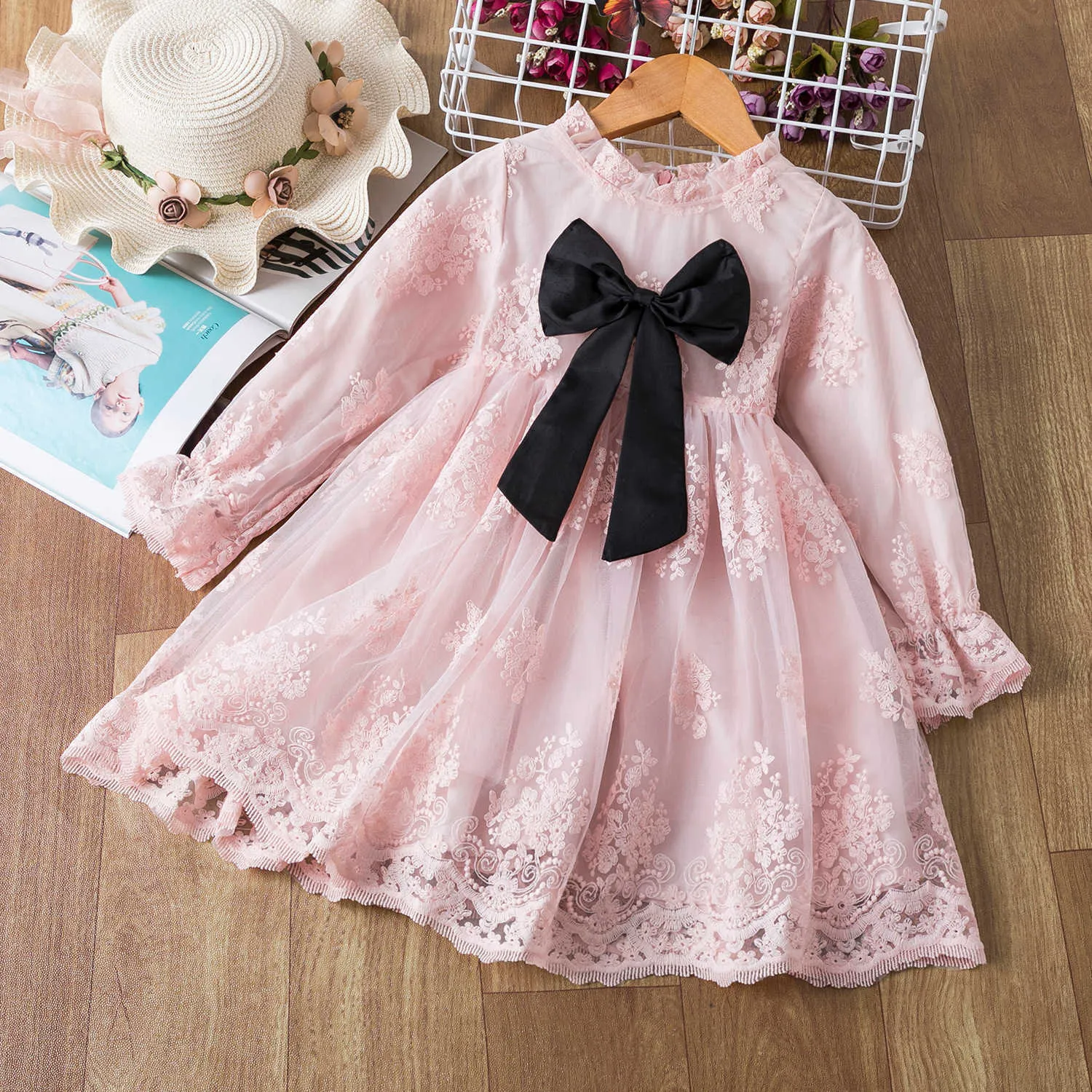 子供の秋の新しい女の子のプリンセススカート長袖レースボウドレス3〜8歳の甘いスカート