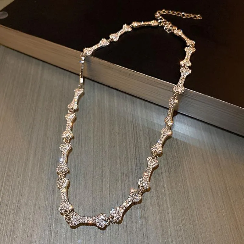 Collane con ciondolo Maglione Catena Strass Geometria Collana stile coreano di lusso Osso di cane Donna Clavicola femminile