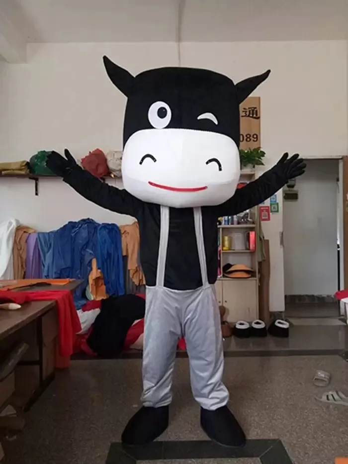 Adult Size Black Milk Cow Mascot Costume Halloween Christmas Fancy Party Dress Cartoon Character Suit Carnival Unisex Adults Outfit