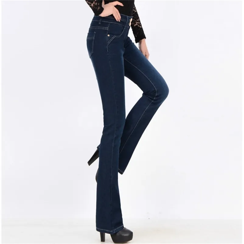 Plus Size Donna Stretch Slim Denim Flares Pantaloni Jeans a vita alta da mamma Pantaloni traspiranti da donna con fondo a campana 210629