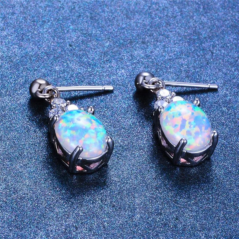 Bolde weiß blaues Feuer Opal Oval Stone Ohrringe Luxus weibliches kleines Kristall Zirkon zieriger silberne Farbe für Frauen