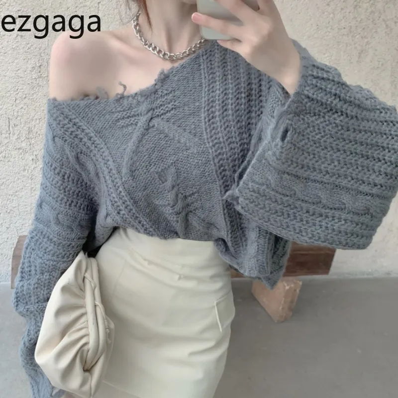 Ezgaga Broken Hole Stickad Sweater Pullover Kvinnor Höst Off Shoulder Long Flare Sleeve Oversize Fashion Ladies Topps Sexig Jumper 210430