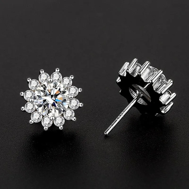 Stud S925 Silver Needle Moissanite Earrings Women Fashion Sun Flower 1 Carat Wholesale Jewelry