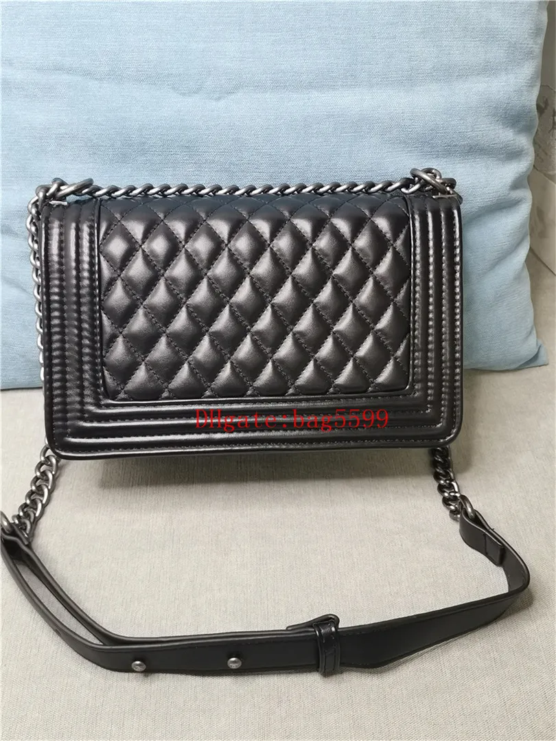 Mode designer rhombic läder messenger plånböcker axelkedja väskor kort kvalitet väska har damer v-shape crossbody galler box kvinnor wit fur