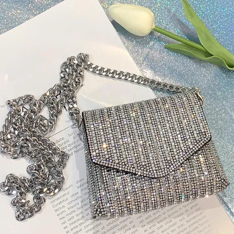 Axelväskor Dam Lyxiga Designer Handväskor 2021 Girl Shopper Portmonnäer Mode Casual Geometriska mönster Kedja Strass Clutch Crossbody