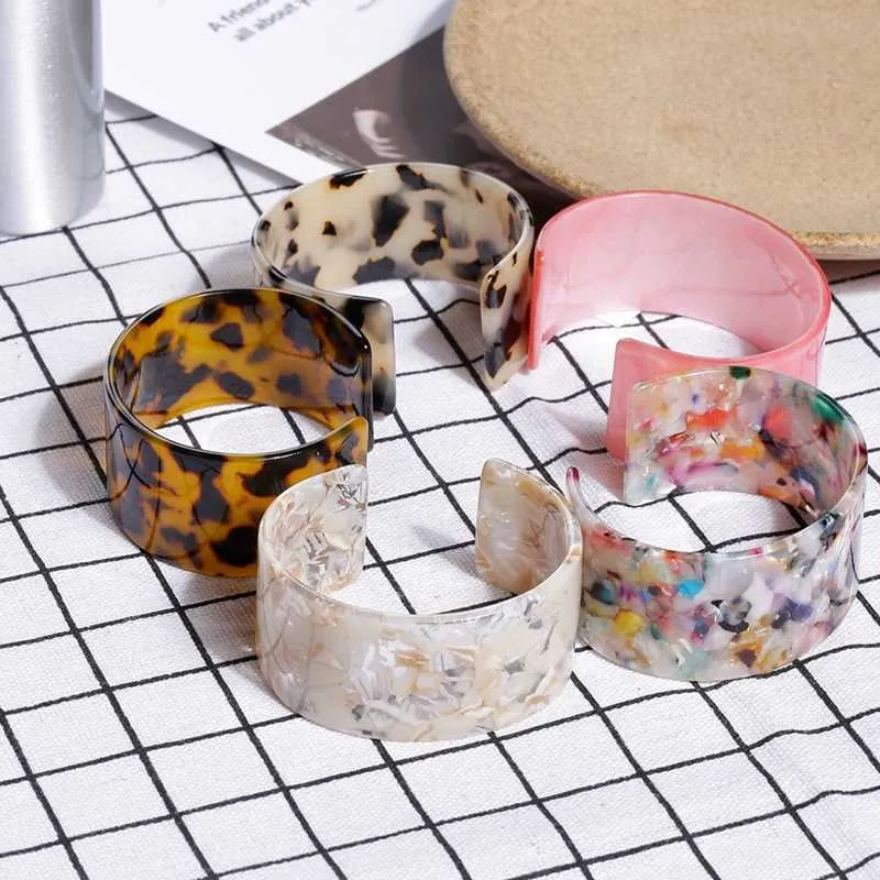 New Arrival Tortoiseshell Acrylic Bangle Bracelet Boho Women Leopard Resin Open Cuff Bracelet Vintage Jewelry Accessory Bijouxs Q0719