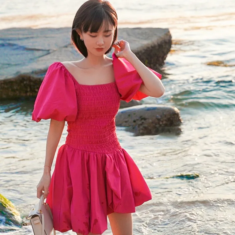 Oregelbundna hemklänningar kvinnlig mode solid vintage sommar klänning kvinnor fyrkantig krage puff ärm röd kläder 210510