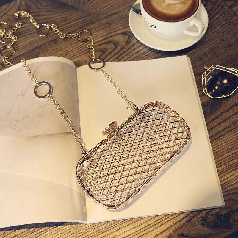 Style Women's Hollowed Out Metal Mesh Dinner One Shoulder Slanting Bird's Nest Hand Bag