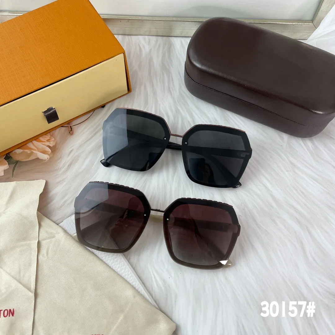 Güneş Gözlüğü Gözlükler 30157 Aksesuarlar Çiçekler Renkler Hediye Kutuları Şeffaf Lens 0 Derece Tasarımcı Erkekler Açık Shades PC Çerçeve Moda Klasik Bayan Aynalar Kadınlar için