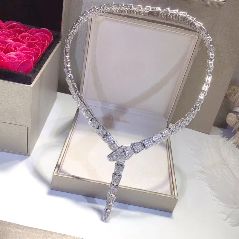 Fashion leisur jewelry necklaces choker Lady Women Brass 18K Gold Plated Setting Full Diamond Snake Shape Wide Chain Dinner Neckla257U