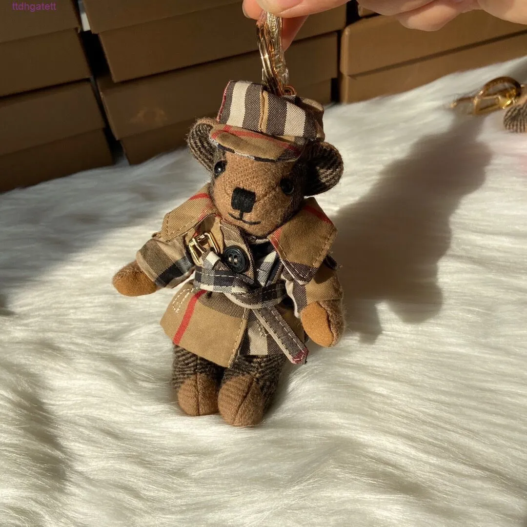 العلامات التجارية الفاخرة Kawaii Bear Keychain Charm Charm Vintage Toy Doll Car الحلي المفهومة للنساء إكسسوارات المجوهرات المجوهرات.