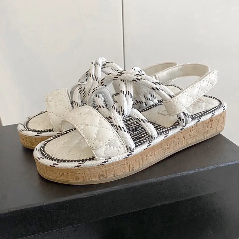 Designer kvinnor glider rep sandaler tofflor platt plattform sandal utomhus strand flip flops läder tryckt snörning lapa casual skor med låda nr331 kanal 7pvw