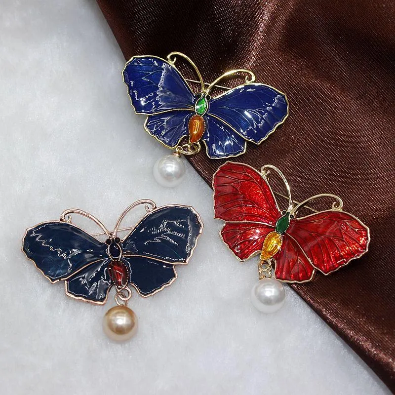 Pins, broscher 2021 Broscholja Dripping Butterfly Simulering Insektecknad Tecknad Modellering Högkvalitativa Lady Coat Tillbehör