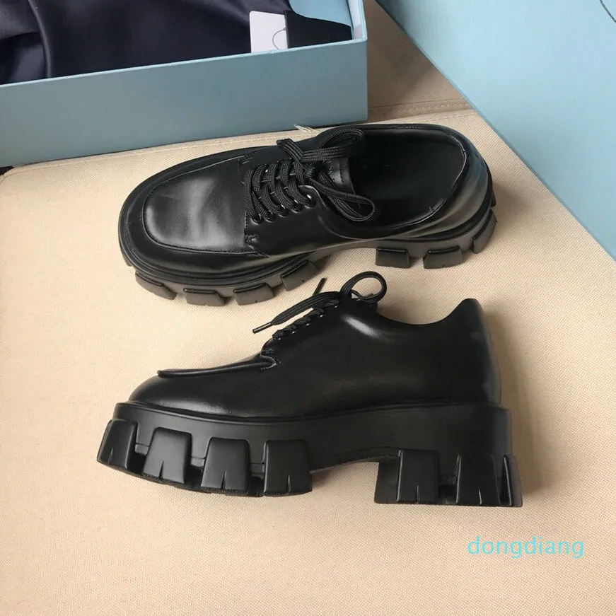 Yüksek Kaliteli Patent Deri Ayakkabı Lüks Tıknaz Kadınlar Punk Moto Siyah Ayakkabı Tasarımcı Deri Platform Loafer'lar Moccasins
